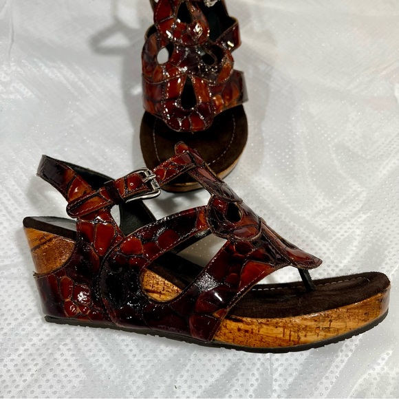 Donald J Pliner Women’s Sz 7 Tortoise Shell Platform Wedge Made in Italy - Picture 13 of 16